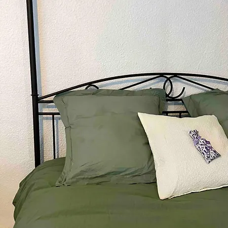 Sleep In The Hood Apartman