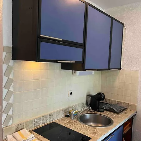 Apartman Sleep In The Hood *