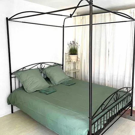 Sleep In The Hood Apartman Saint-Tropez